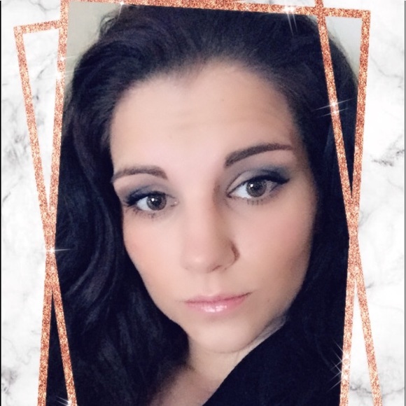 Meet your Posher, Holly - Picture 1 of 1